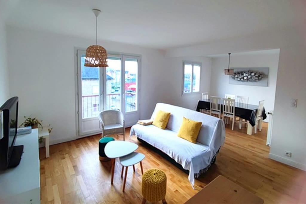 Appartement 76M2 Lumineux Centre Ville Garage Prive 3Ieme Etage Sans Ascenseur Fougères Exteriör bild
